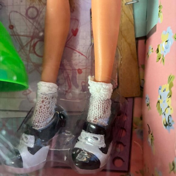 Adrienne's Volcano Doll New in Box Project Mc2 MGA Entertainment 2015 - Picture 13 of 16